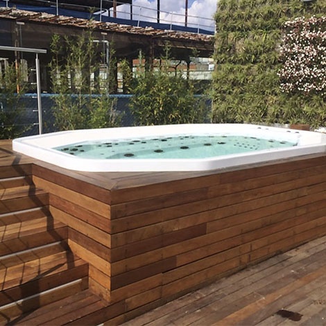 Гидромассажный спа-бассейн Gocciaspa Titan (рис.1)