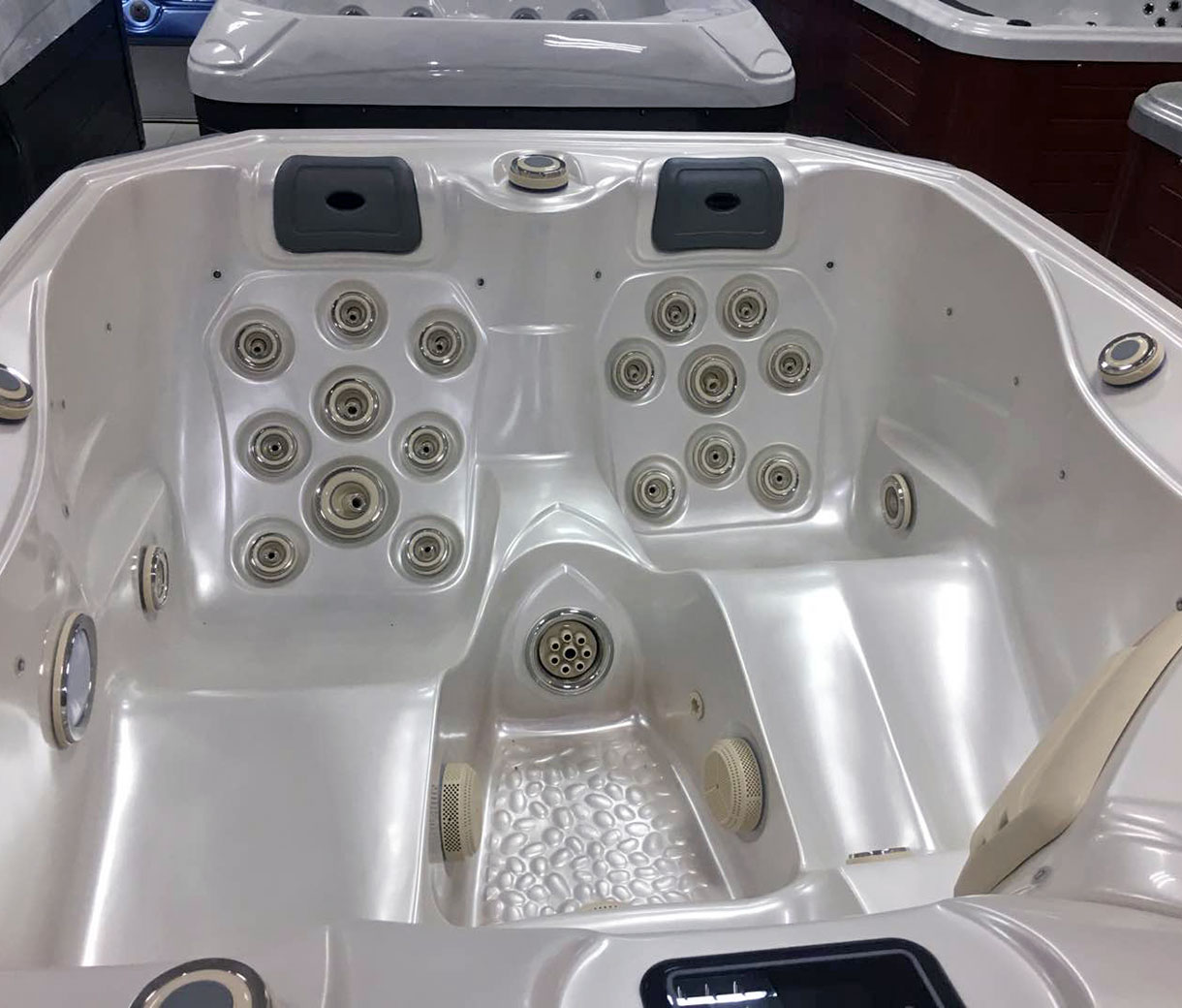 Гидромассажный спа-бассейн JNJ Spas Storm Paris SPA-635 (рис.2)