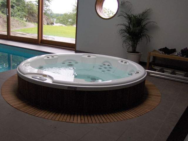 Бассейн джакузи круглый Jacuzzi Alimia (рис.1)